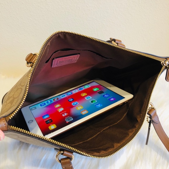 Coach - Picture 3 of 8